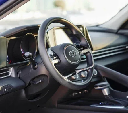 Hyundai Elantra 2022 in Dubai — photo 2