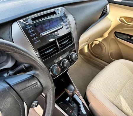 Toyota Yaris 2022 — аренда в Шардже — фото 3