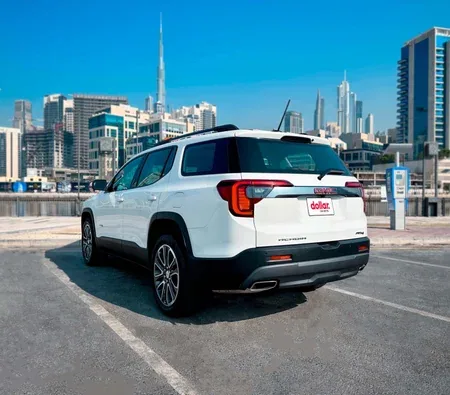 GMC Acadia 2023 in Sharjah — photo 5