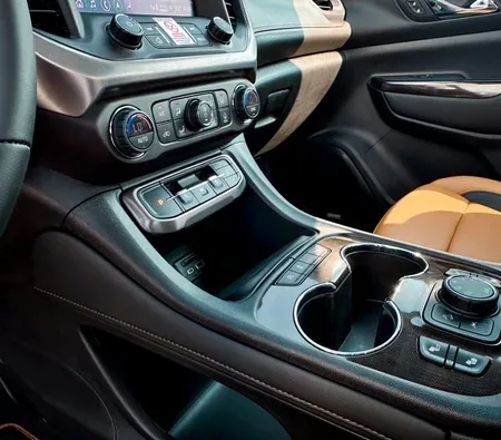 GMC Acadia 2023 in Sharjah — photo 6