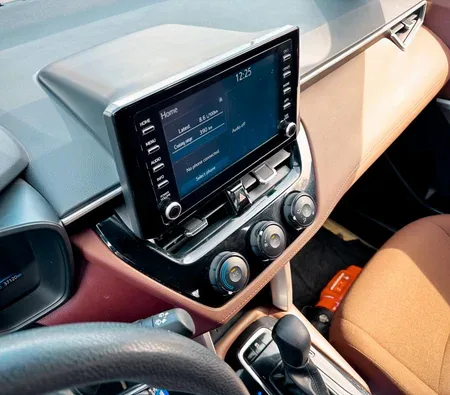 Toyota Corolla Cross 2024 — аренда в Шардже — фото 3