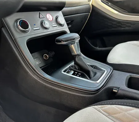 Hyundai Creta 5 Seater 2022 in Ajman — photo 7