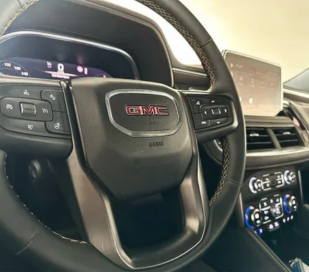 GMC Yukon AT4 2023 in Ajman — photo 2