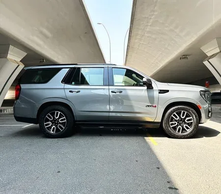 GMC Yukon AT4 2023 in Ajman — photo 3