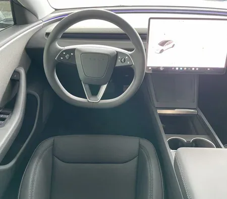 Tesla Model 3 Standard Plus 2024 — аренда в Абу-Даби — фото 5