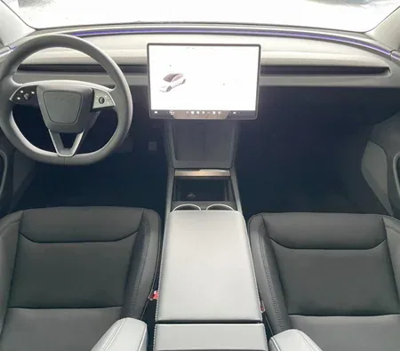Tesla Model 3 Standard Plus 2024 — аренда в Абу-Даби — фото 6