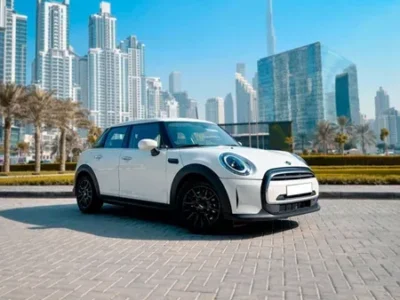 Mini Cooper 2024 — Abu Dhabi