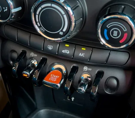 Mini Cooper 2024 in Abu Dhabi — photo 7