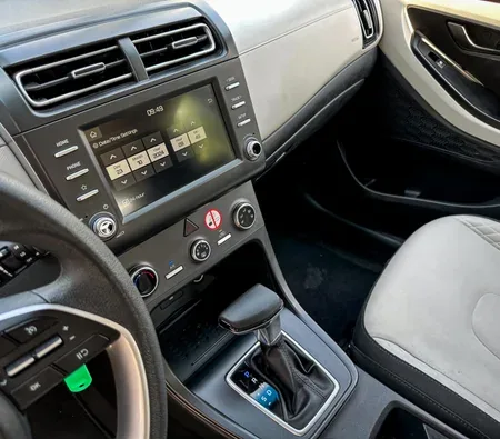 Hyundai Creta 5 Seater 2023 in Fujairah — photo 5