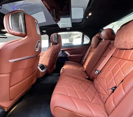 BMW 740Li M Kit 2024 — аренда в Дубае — фото 5