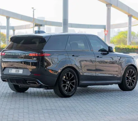 Land Rover Range Rover Sport Dynamic V6 2023 in Dubai — photo 5