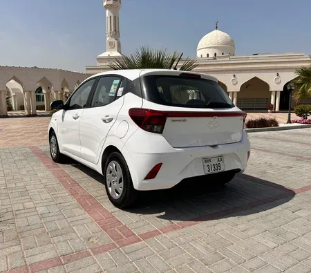 Hyundai i10 Grand 2024 in Dubai — photo 4