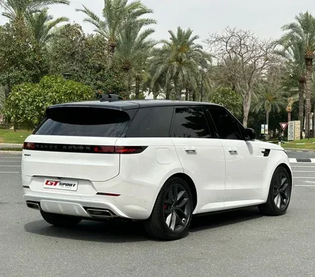 Land Rover Range Rover Sport Dynamic V6 2024 in Dubai — photo 3