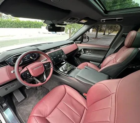 Land Rover Range Rover Sport Dynamic V6 2024 in Dubai — photo 10