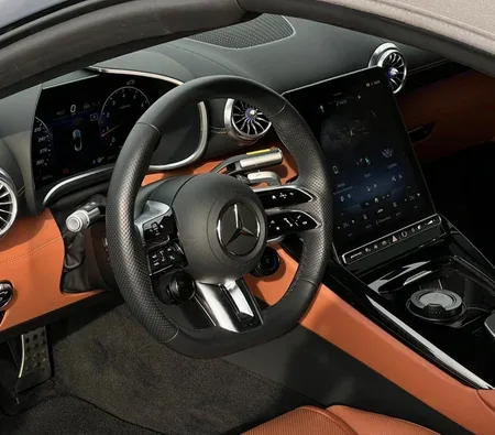 Mercedes-Benz SL43 AMG 2023 — аренда в Дубае — фото 4