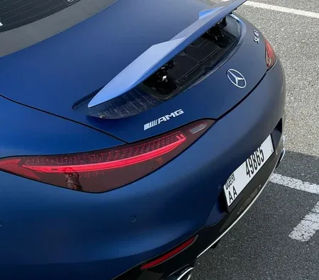 Mercedes-Benz SL43 AMG 2023 — аренда в Дубае — фото 6