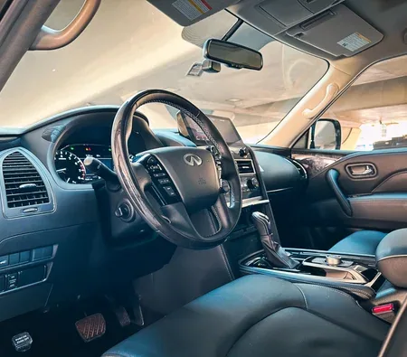 Infiniti QX80 2024 in Abu Dhabi — photo 7
