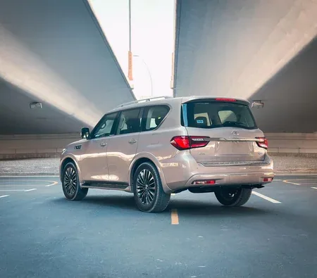 Infiniti QX80 2024 in Abu Dhabi — photo 5