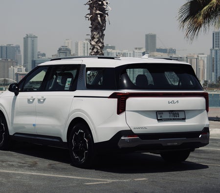 Kia Carnival 2025 in Dubai — photo 5