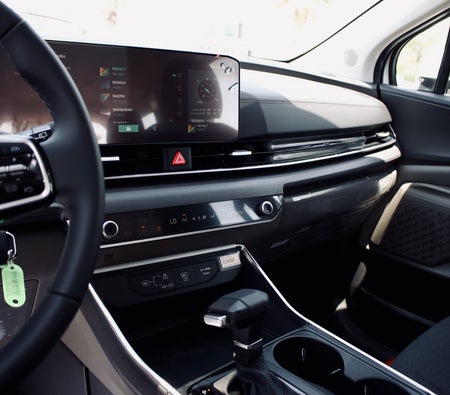 Kia Carnival 2025 in Dubai — photo 7