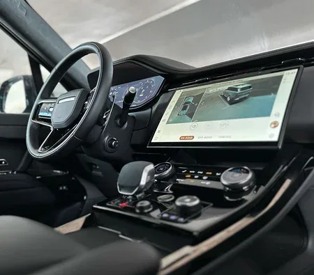 Land Rover Range Rover Sport 2023 in Dubai — photo 2