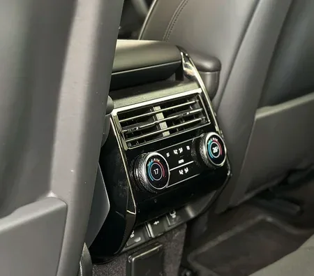 Land Rover Range Rover Sport 2023 in Dubai — photo 8