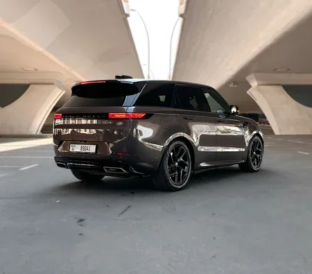 Land Rover Range Rover Sport 2023 in Dubai — photo 9