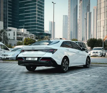 Hyundai Elantra 2024 in Dubai — photo 5