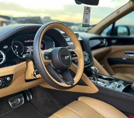 Bentley Bentayga 2024 in Dubai — photo 3