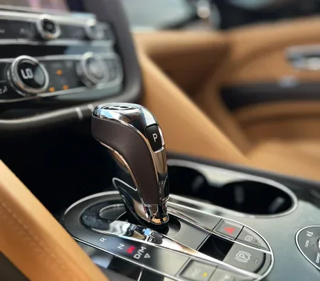 Bentley Bentayga 2024 in Dubai — photo 5