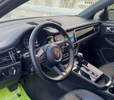 Porsche Macan 2023 in Dubai — photo 2