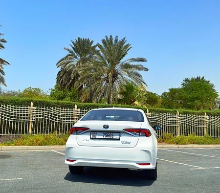Toyota Corolla Hybrid 2024 — аренда в Дубае — фото 6