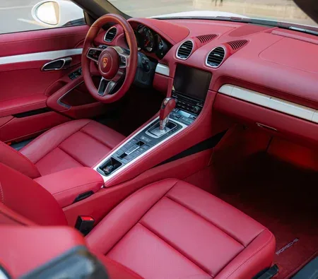 Porsche 718 Boxster Convertible 2023 — аренда в Дубае — фото 7