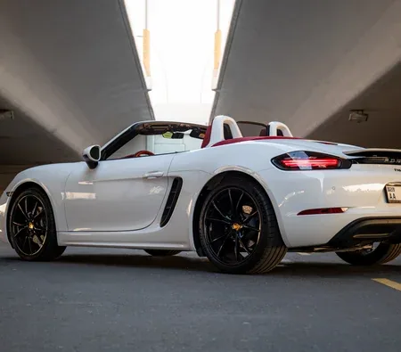 Porsche 718 Boxster Convertible 2023 — аренда в Дубае — фото 10