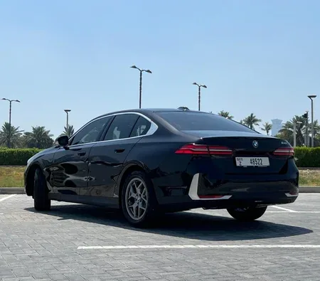 BMW 520i 2024 in Abu Dhabi — photo 5