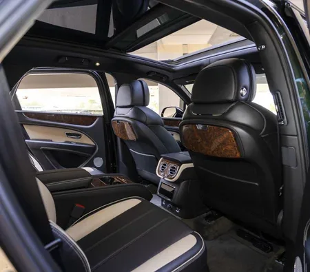 Bentley Bentayga 6.0 2022 in Dubai — photo 5