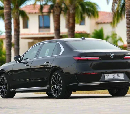 BMW 735i 2025 — аренда в Дубае — фото 7