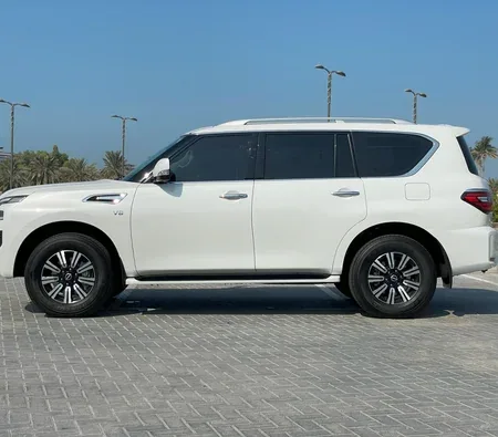 Nissan Patrol V8 2024 in Dubai — photo 4