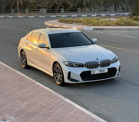 BMW 320i 2023 in Dubai — photo 7