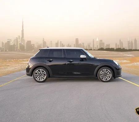 Mini Cooper 2025 in Dubai — photo 10