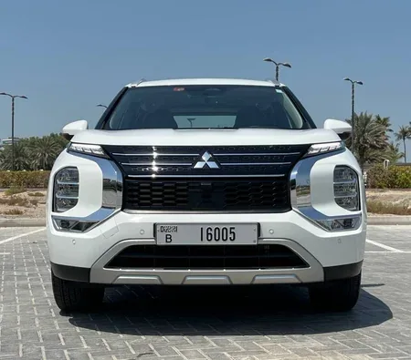 Mitsubishi Outlander 2024 in Abu Dhabi — photo 2