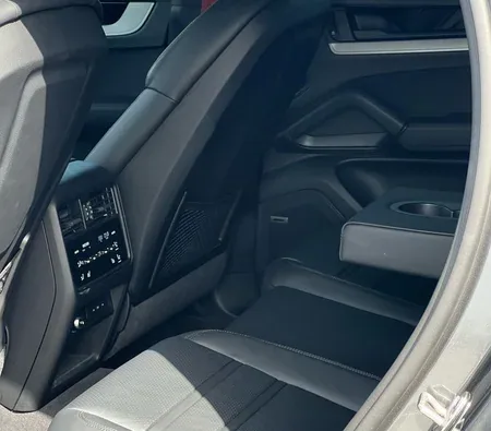 Porsche Cayenne Coupe 2025 in Dubai — photo 7