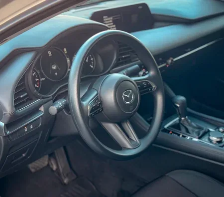 Mazda 3 Sedan 2025 — аренда в Фуджейре — фото 2