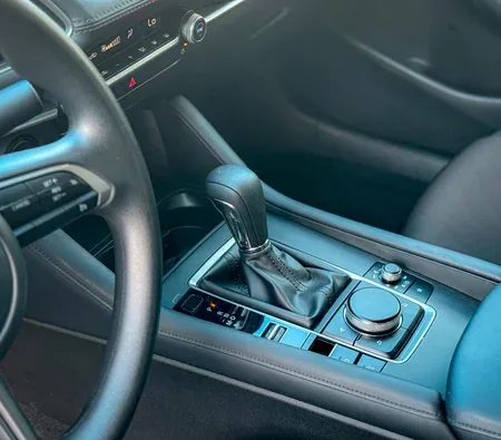 Mazda 3 Sedan 2025 — аренда в Фуджейре — фото 4