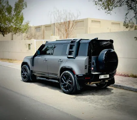 Land Rover Defender V6 2022 in Dubai — photo 5