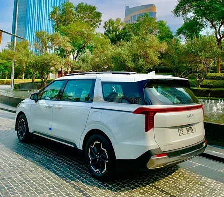 Kia Carnival 2025 — аренда в Дубае — фото 5
