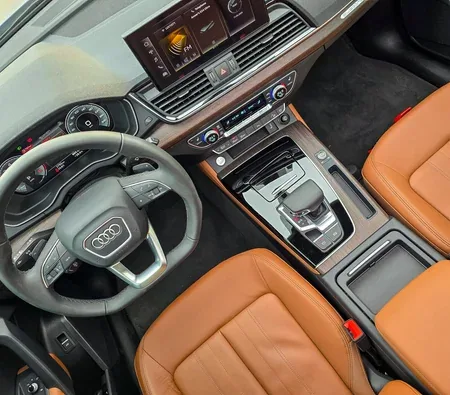 Audi Q5 2025 in Dubai — photo 2