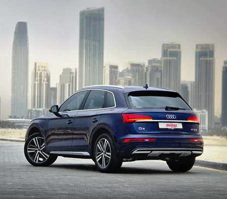 Audi Q5 2025 in Dubai — photo 8
