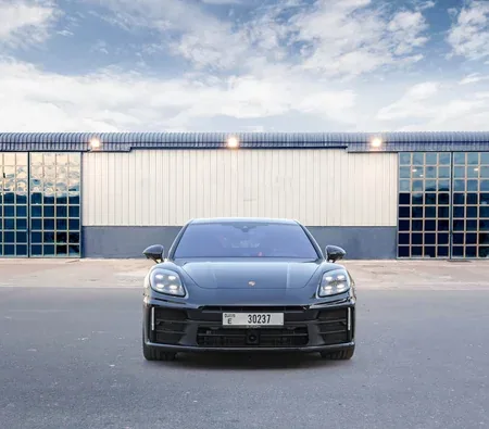 Porsche Panamera 2024 in Sharjah — photo 2
