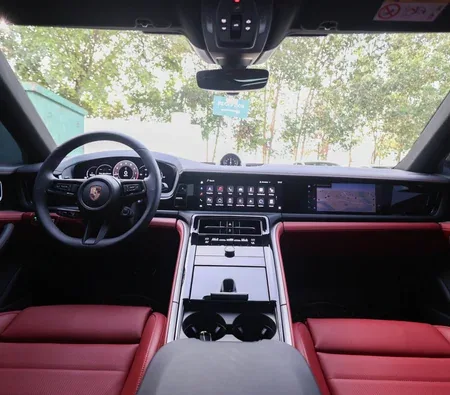 Porsche Panamera 2024 in Sharjah — photo 9